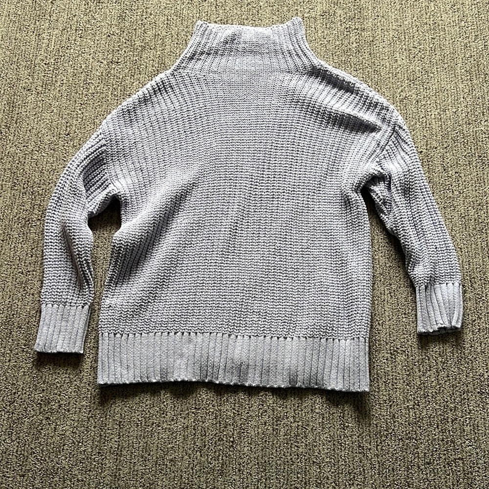 American Eagle oversized turtleneck sweater, light purple, size XS.